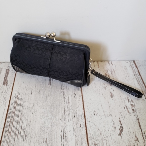 coach wristlet strap